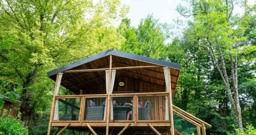 Collonges-la-Rouge Autre | Cabane 3 étoiles - eeiici