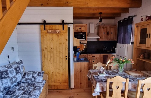 Ambert Chalet De Ski | Chalet du berger et espace bien-être SPA et Sauna extérieur tonneau