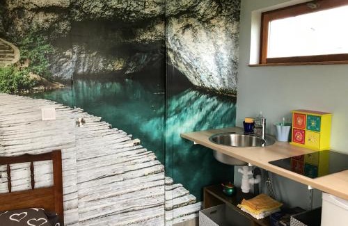 La Capelle Autre | Cabane du hérisson
