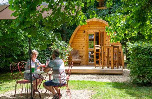Asnieres sur Vegre Chalet De Ski | Cabane en bois avec bain nordique