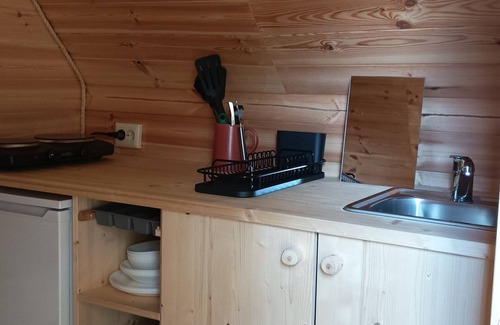 Servignat Cabine | Cabane enchantée type mobil-home au cœur de la nature bressane