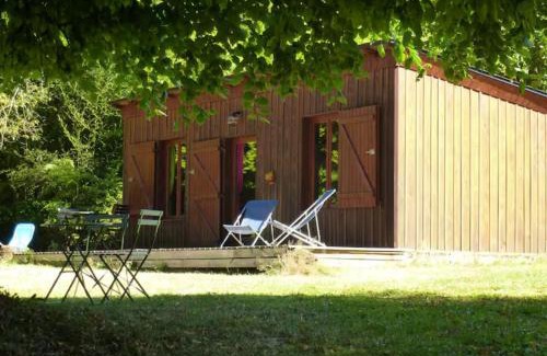 Bonnac-la-Cote Maison | Cabane Limousine au bord d'un étang