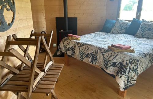 Lunas Lit Et Petit-Déjeuner | cabane perchée aux loges du temps a Lunas