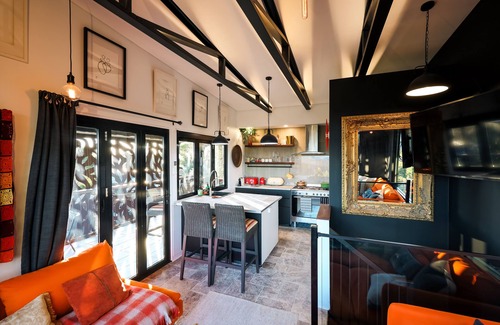 Numinbah Valley Cottage | Cabane Tiny Tree House Gold Coast Hinterland STAY PLAY EAT RELAX REPEAT