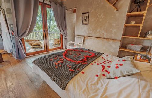 Capdrot Hôtel | cabanes perchees dans les arbres