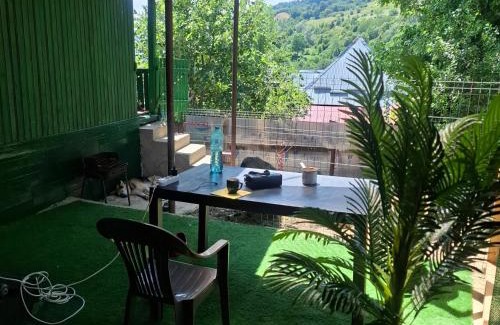 Gura Teghii Maison | CABANUȚA de sub Masivul Penteleu