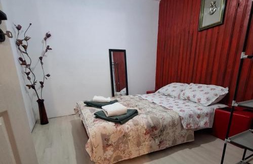Gura Teghii Maison | CABANUȚA de sub Masivul Penteleu