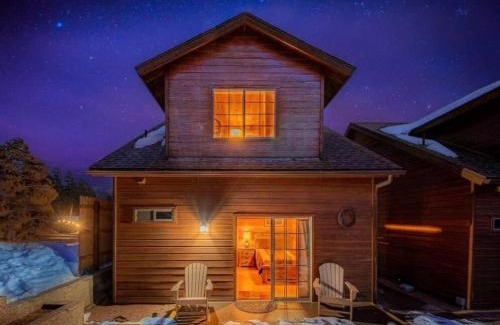 Christopher Creek Chalet De Ski | Cabin #1 Buffalo Herd -Pet Friendly - Sleeps 6 - Playground & Game Room