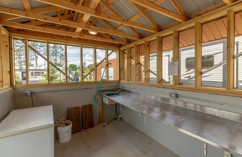 Walker Cabine | Cabin 108 - Pet Friendly/ Closed Loft/ Modern, Clean, Comfortable
