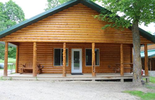 Deer River Maison | Cabin 11 - Modern open plan cabin with AC