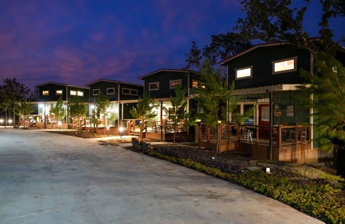Bridgeport Cabine | Unique Cabin, Sauna, Hot Tub, FirePit, Games