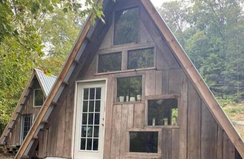 Northern Cabine | Cabin #2 Amalia - Custom Built A-Frame Artists Retreat - Pet and Kid Friendly