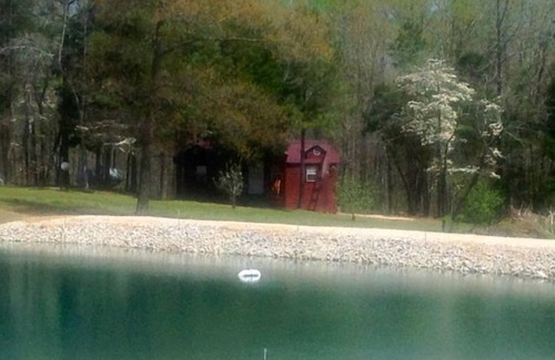 Camden Cabine | Cabane n ° 2, lac Kentucky, pêche à l'achigan, Camden, Tn, (Nashville 1, Memphis 1. 5)