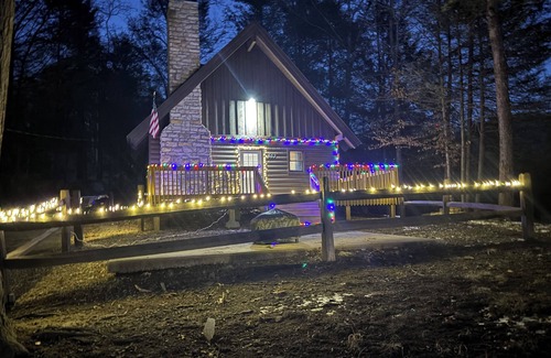 Summerlee Cabine | {CABIN #2 of 4}"THE COMFORT ZONE" PET FRIENDLY 5 STAR CABIN