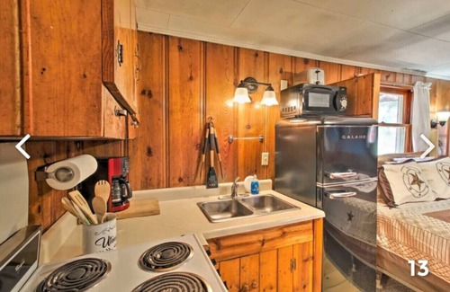Pinetop-Lakeside Cabine | Cabin 2- Queen Bed, w/hide-a-bed