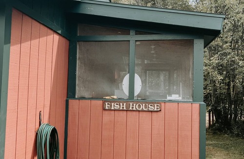Gould City Cabine | Cabin 2-The Duck Pond at Sunset Pines Resort