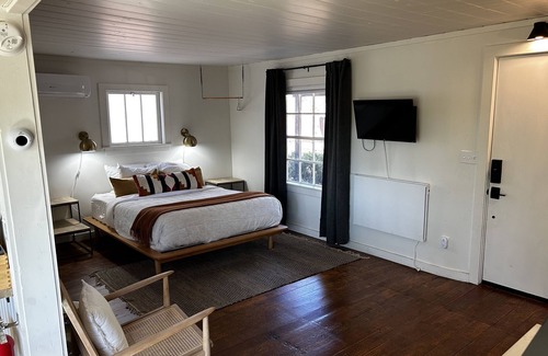 Pinetop Hôtel | Cabin 3 "1800s Milkhouse"