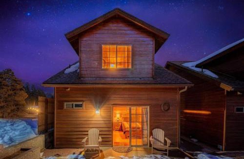 Christopher Creek Chalet De Ski | Cabin #3 Rainbow Trout - Pet Friendly- Sleeps 6 - Playground & Game Room