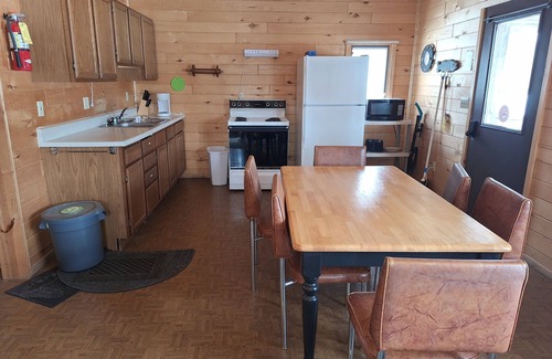 Park Rapids Cabine | Cabin 5. Charming 2-bedroom cabin at Family Friendly Resort near Park Rapids MN