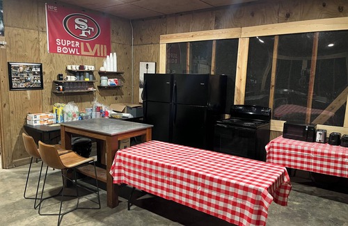 Hatfield Location De VR | Cabin 5 - Rustic Mountain Cabin - Up to 3 persons