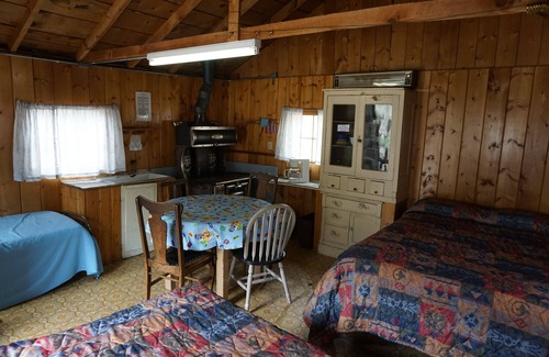 Bellvue Cabine | Cabin 6 at Sportsman’s Lodge *NOW WITH WIFI*, Rustic Cabin 6 at Sportsman's Lodge