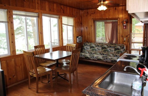 Deer River Cabine | Cabin 6 - Classic cabin with a dockside deck