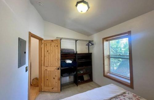 Boulder Bay Maison | Cabin 7 sleeps 8 BEAUTIFUL BOULDER BAY, BIG BEAR