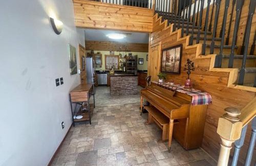 Boulder Bay Maison | Cabin 7 sleeps 8 BEAUTIFUL BOULDER BAY, BIG BEAR