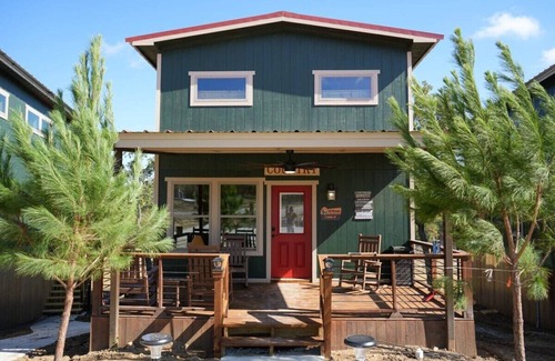 Bridgeport Cabine | Lake Bridgeport - Spacious Cabin, Hot Tub, FirePit