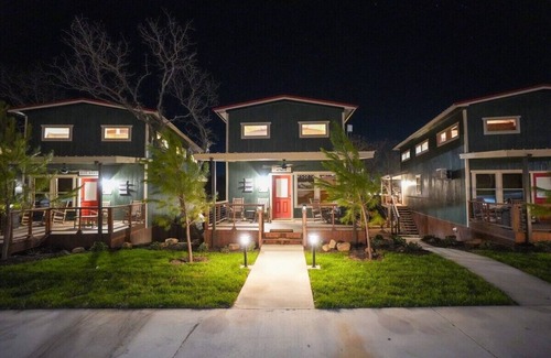 Bridgeport Cabine | Lake Bridgeport - Spacious Cabin, Hot Tub, FirePit