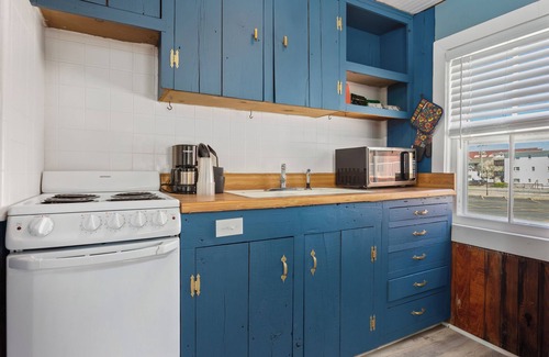 Ocean City Cabine | Cabin at The Beach , not handicapped accesible- has stair access . 1 bathroom