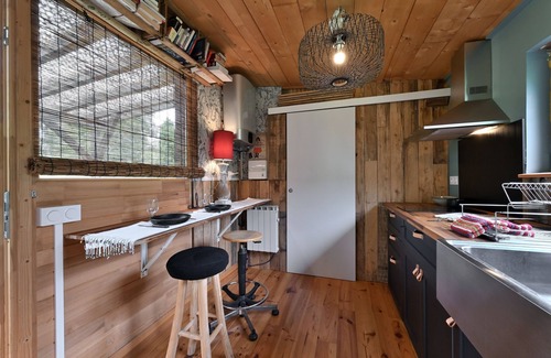 Arrien-en-Bethmale Cabine | Cabin 'Belle Lune' with Mountain View, Private Terrace and Private Garden