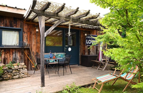 Arrien-en-Bethmale Cabine | Cabin 'Belle Lune' with Mountain View, Private Terrace and Private Garden