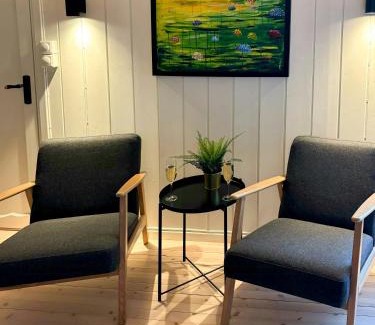 Hole Maison | Cabin By Lake Tyrifjorden With Water Views