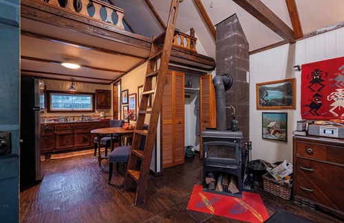 Ansted Cabine | Cabin by The Creek Located Minutes From New River Gorge National Park