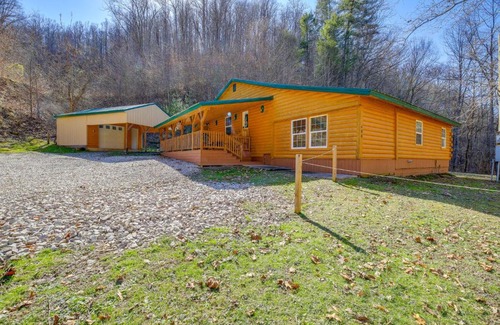 Ragland Maison | Cabin Close to ATV and Hiking Trails in Delbarton