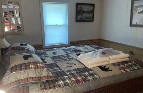 North Conway Maison | Cabin Fever Getaway With Brand New 2022 Nordic Jacuzzi Spa Hot Tub