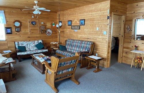 Fermeuse Cabine | Cabin Harbour View + Sitting Area + Fire Pit + BBQ