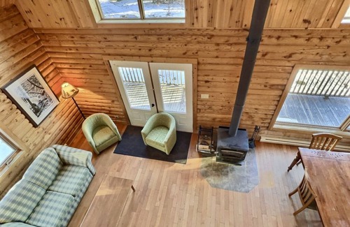 Saint-Paul-de-Montminy Chalet De Ski | Cabin in the Appalachian Hiking Trails