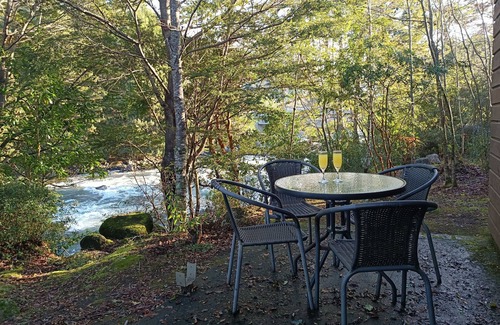 Panguipulli Cabine | Cabin in Coñaripe on the riverbank