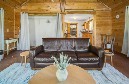 Burdett Cabine | Cabin In the Finger Lakes near the Seneca Lake Wine Trail and Watkins Glen