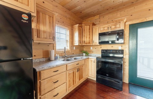 New Hope Cabine | Cabine dans le ciel / Treehouse, piscine, Hottub, escalade, toboggan Chatt TN 21 miles