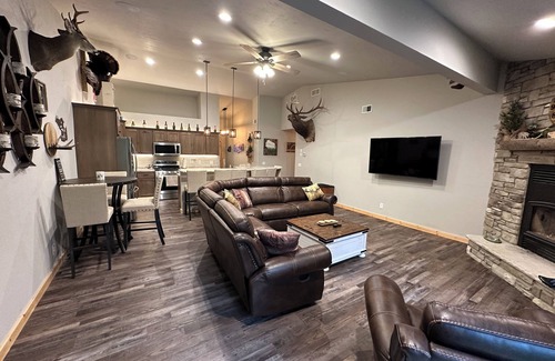 Iola Cabine | Cabin in the Woods-Sleeps 10!