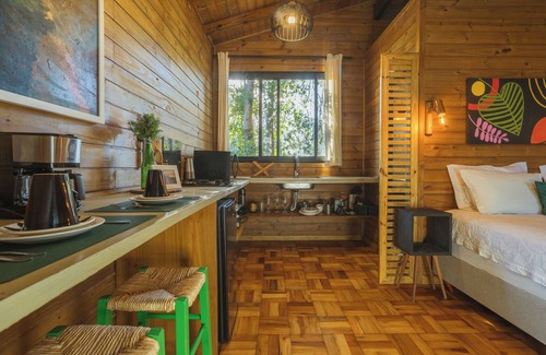Praia do Rosa Cabine | Cabin. Lagoa, Pet Friendly in Gated Community