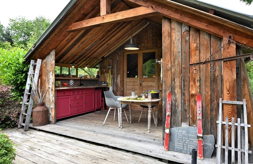 Arrien-en-Bethmale Cabine | Cabin 'Myrtille' with Mountain View, Private Terrace and Private Garden
