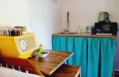 Johnsonville Cabine | Cabin near amenities & public transport in Wellington, wifi & creature comfort.