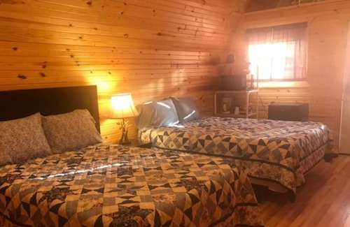 Octavia Cabine | Cabin near the Kiamichi River and mountains for the outdoor ATV/UTV enthusiast!
