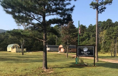 Octavia Cabine | Cabin near the Kiamichi River and mountains for the outdoor ATV/UTV enthusiast!