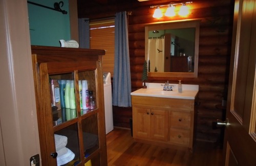 Lairdsville Cabine | Cabin nestled in the Endless Mountains, minutes to hiking, hunting and fishing.