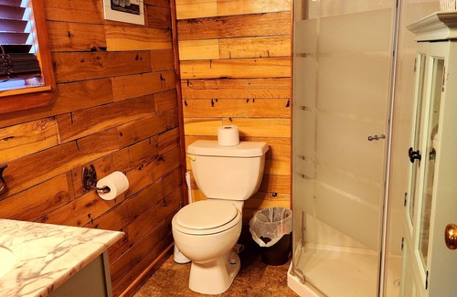 Payne County Cabine | Cabin of Sunset View: cozy 3-bedroom cabin in Perkins with WiFi near OSU